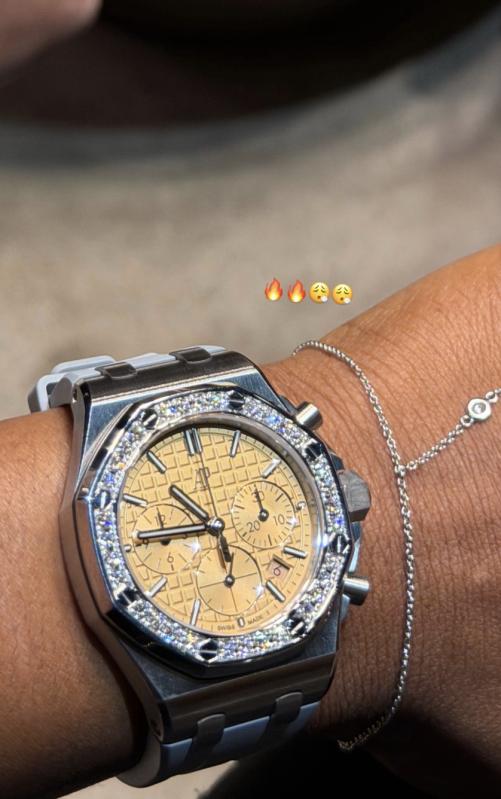 Simone Biles dong ho,  Audemars Piguet Simone Biles,  dong ho Simone Biles,  the duc dung cu,  dong ho Royal Oak anh 3