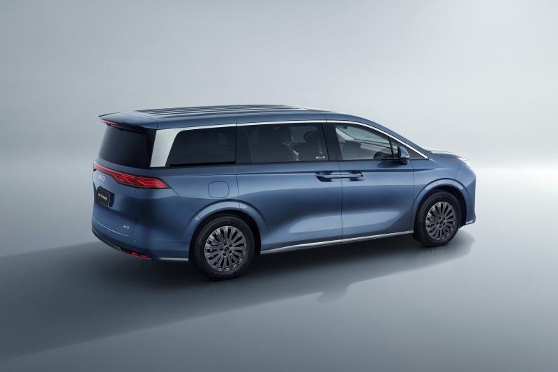 BYD M9 anh 5