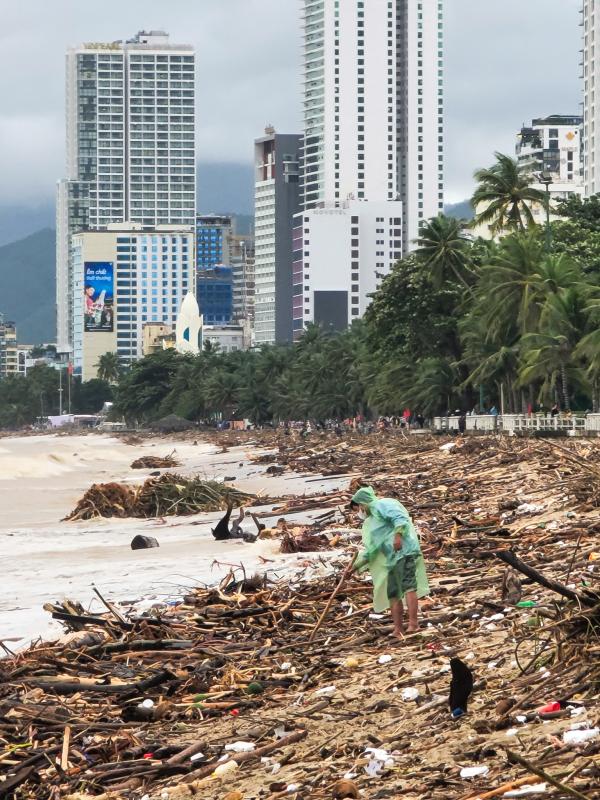 Bien Nha Trang sau lu anh 3