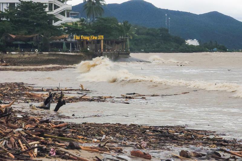 Bien Nha Trang sau lu anh 8