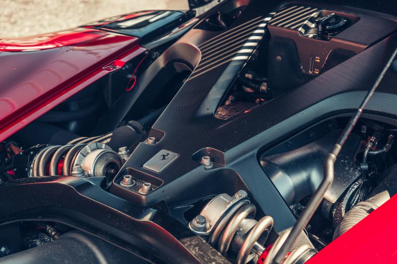 ferrari,  f80,  v12,  sieu xe anh 2