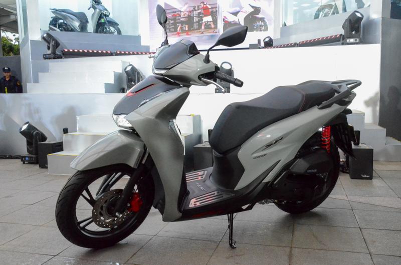 Honda SH160i anh 1