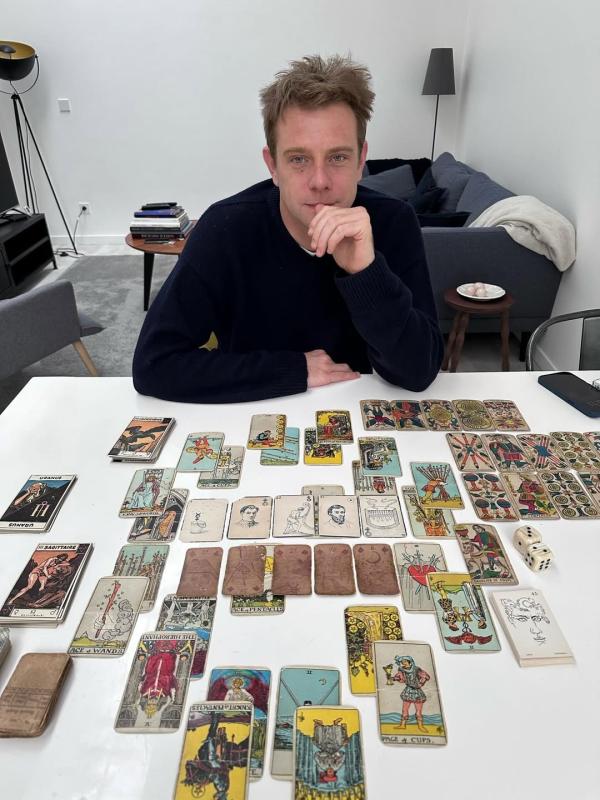 tarot,  Jonathan Anderson,  thoi trang anh 1