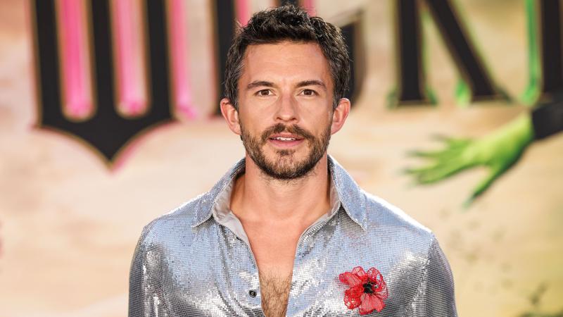 Jonathan bailey anh 8