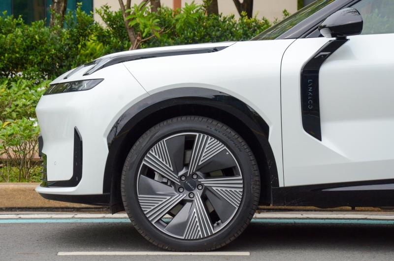 Lynk & Co 08 anh 8