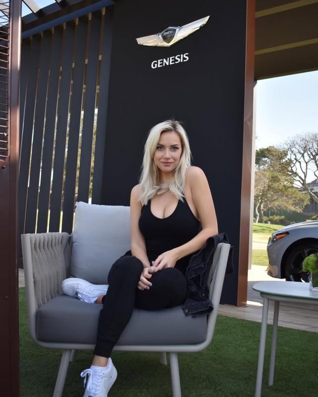 Paige Spiranac,  nu golfer quyen ru,  golfer noi tieng,  KOL golf,  lang golf,  ngoi sao golf anh 12