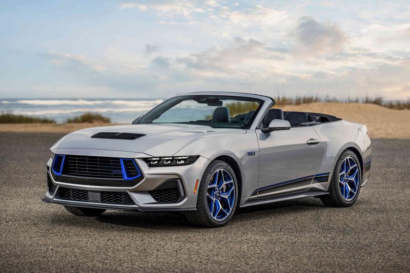 xe dien, ev,  xe xang,  xe hybrid,  hybrid,  ford,  mustang,  mustang mach-e,  f-150,  f-150 lightning,  doanh so,  tut doc,  uu dai thue,  tro cap,  trump,  donald trump anh 2
