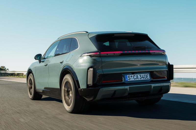porsche,  porsche cayenne,  cayenne electric,  cayenne turbo,  cayenne turbo electric,  suv,  thuan dien,  xe dien,  ev anh 14