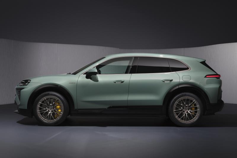 porsche,  porsche cayenne,  cayenne electric,  cayenne turbo,  cayenne turbo electric,  suv,  thuan dien,  xe dien,  ev anh 4