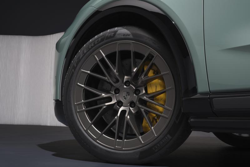 porsche,  porsche cayenne,  cayenne electric,  cayenne turbo,  cayenne turbo electric,  suv,  thuan dien,  xe dien,  ev anh 5