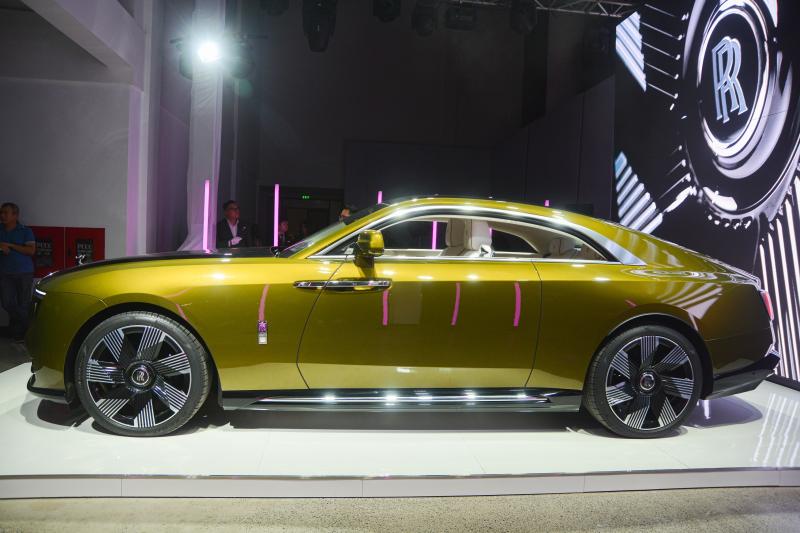 Rolls-Royce giam gia anh 1