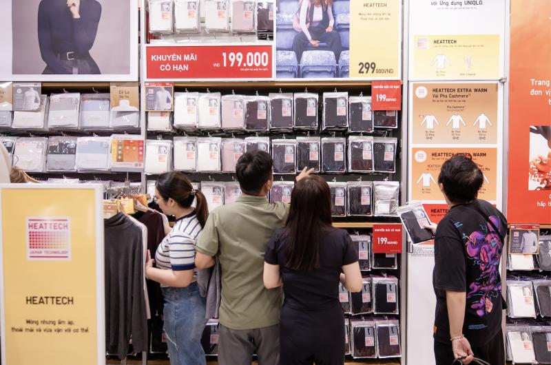 Uniqlo anh 2