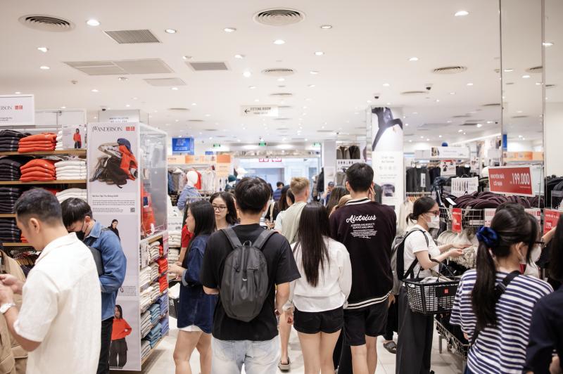 Uniqlo anh 3