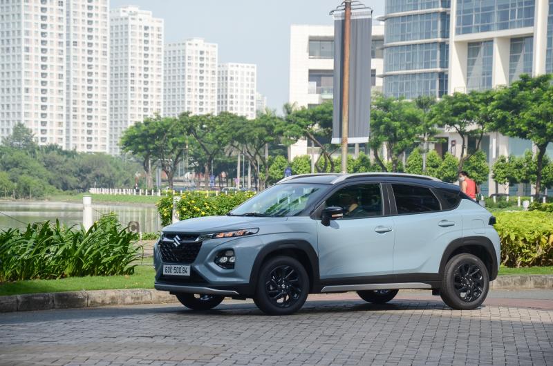 lap rap xe hybrid anh 1