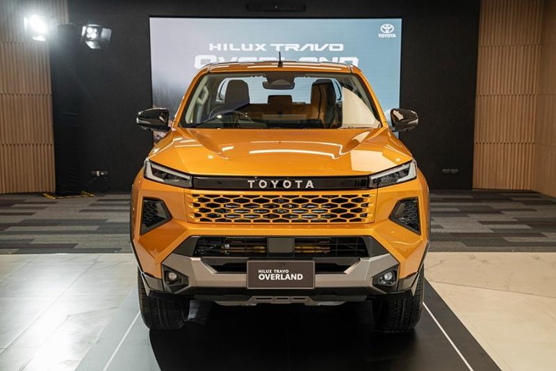Toyota HIlux 2026 ra mat,  Toyota Hilux dien anh 2