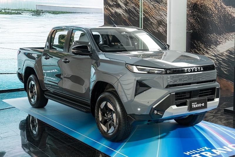 Toyota HIlux 2026 ra mat,  Toyota Hilux dien anh 6