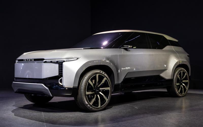 toyota,  land cruiser,  toyota land cruiser,  land cruiser fj,  land cruiser prado,  ban tai,  thuan dien,  ev,  suv,  concept,  japan mobility show anh 2