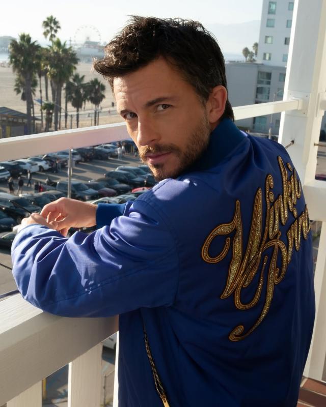 Jonathan bailey anh 7