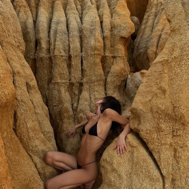 Angelina Censori,  Kanye West,  vo Kanye West,  Bianca Censori,  em gai Bianca Censori anh 11