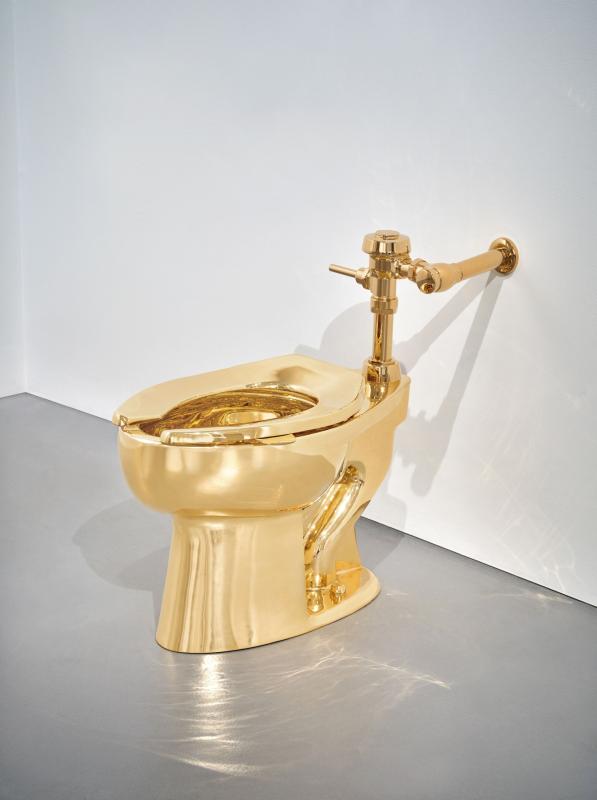 bon cau vang dau gia, bon cau dat gia nhat,  tac pham America,  Maurizio Cattelan,  dau gia Sotheby’s,  nha ve sinh vang, bon cau 10 trieu USD anh 1