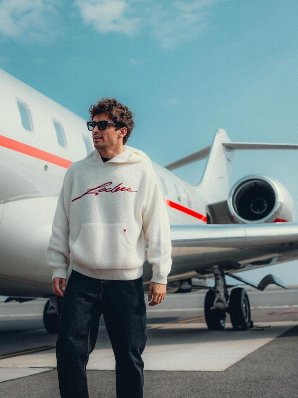 Charles Leclerc dinh hon,  Alexandra Saint Mleux,  nhan kim cuong,  Charles Leclerc,  tay dua F1,  gia nhan Leclerc,  chuyen tinh Charles Leclerc anh 9