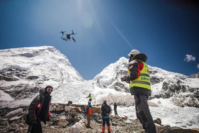 dinh Everest,  di ve sinh anh 4