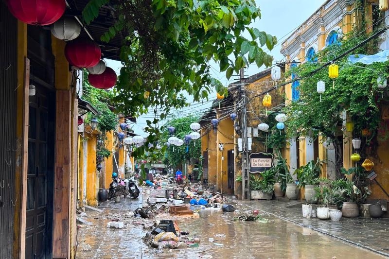 Hoi An mua lu anh 8