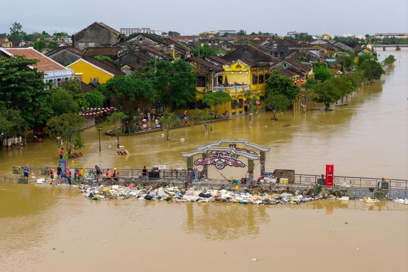 Hoi An mua lu anh 1