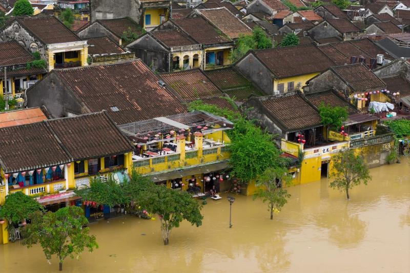Hoi An mua lu anh 4