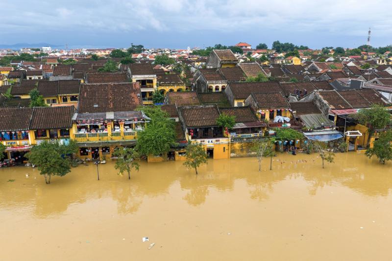 Hoi An mua lu anh 6