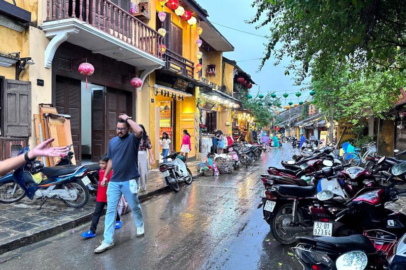 Hoi An mua lu anh 14