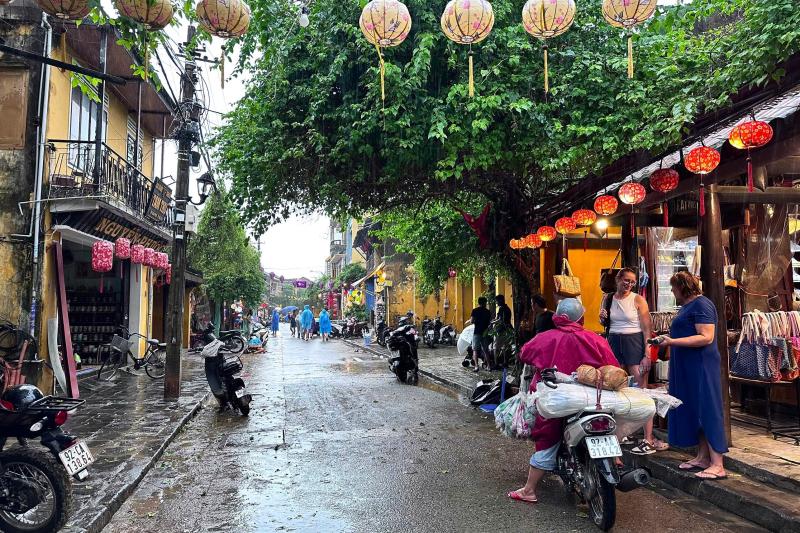 Hoi An mua lu anh 17