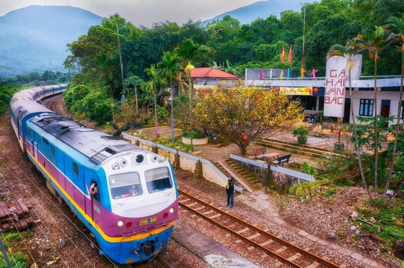 cao diem ban ve Tet,  duong sat,  hang khong,  lu hanh anh 1