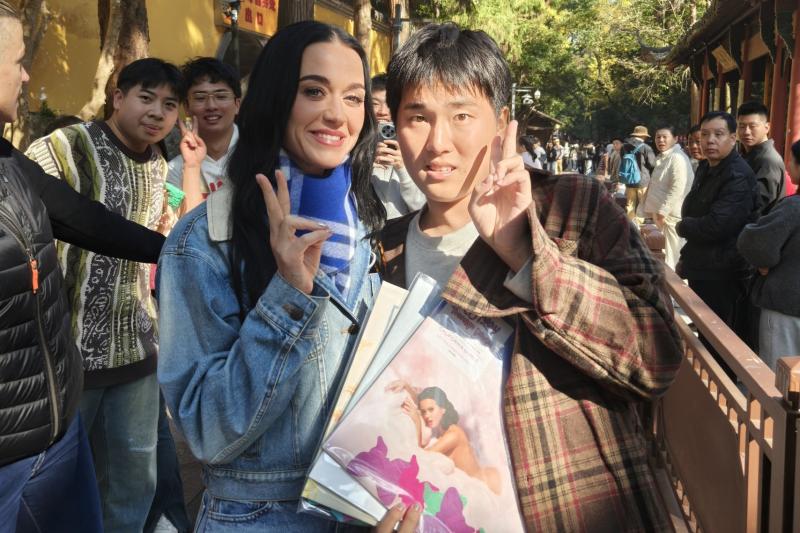 Katy Perry,  chua Linh An anh 4