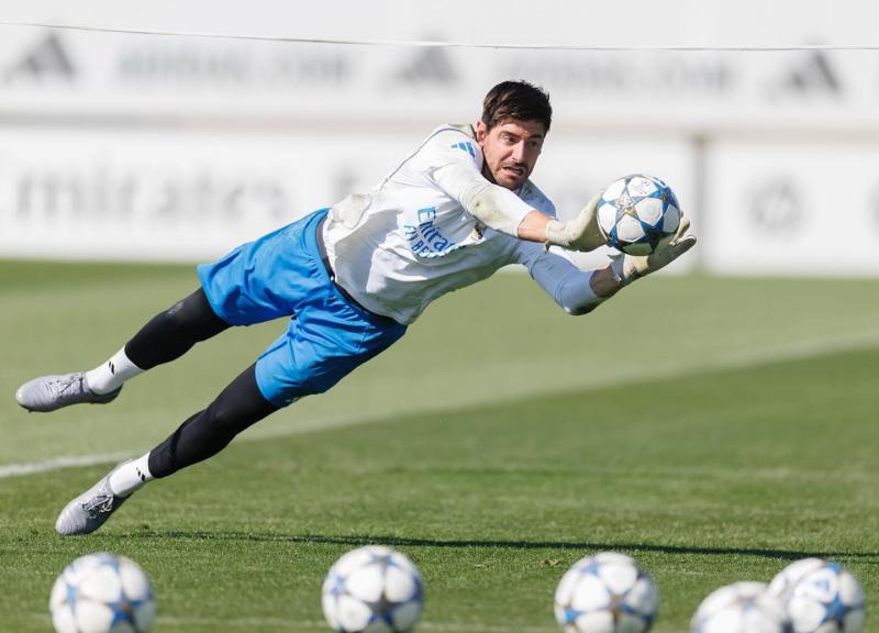 Thibaut Courtois,  vo Thibaut Courtois,  Thibaut Courtois,  Mishel Gerzig,  Mishel Gerzig la ai,  vo Thibaut Courtois,  Real Madrid, anh 15