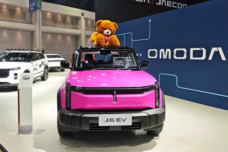 VinFast,  Toyota Hilux,  xe dien anh 3