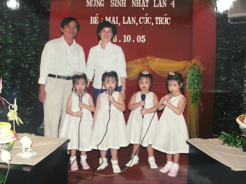 gia dinh 4 con gai anh 4