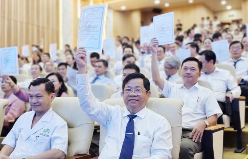 chuyen doi so y te anh 1