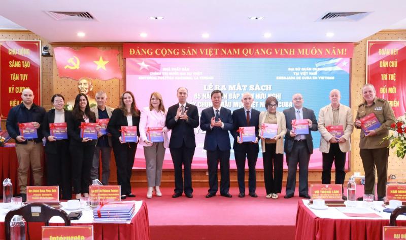Viet Nam Cuba anh 2