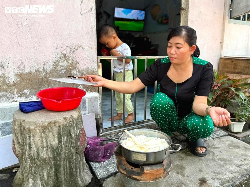 gia thuc pham,  doi song cong nhan,  mua thuc pham anh 2
