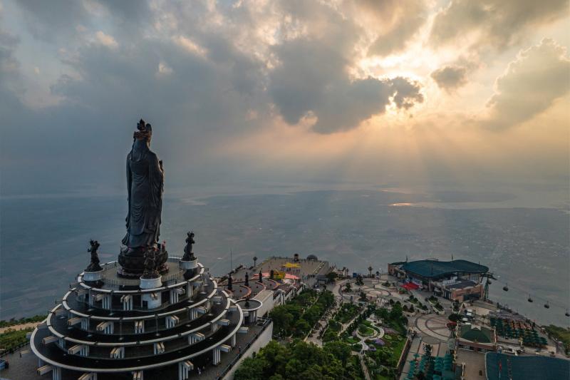 Nui Ba Den anh 1