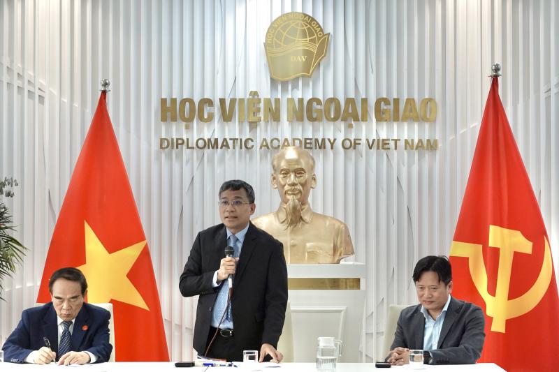 ngoai giao anh 1