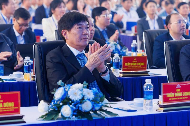 doanh nhan anh 8