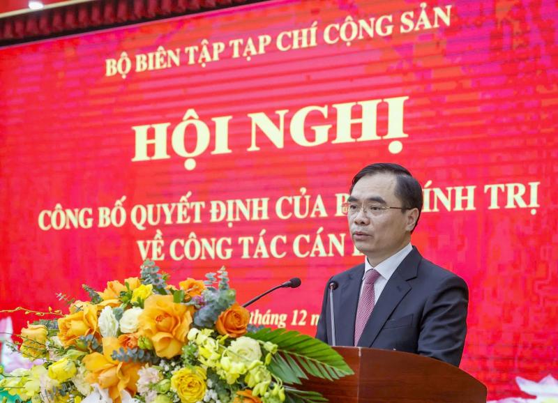 Tap chi Cong San anh 1