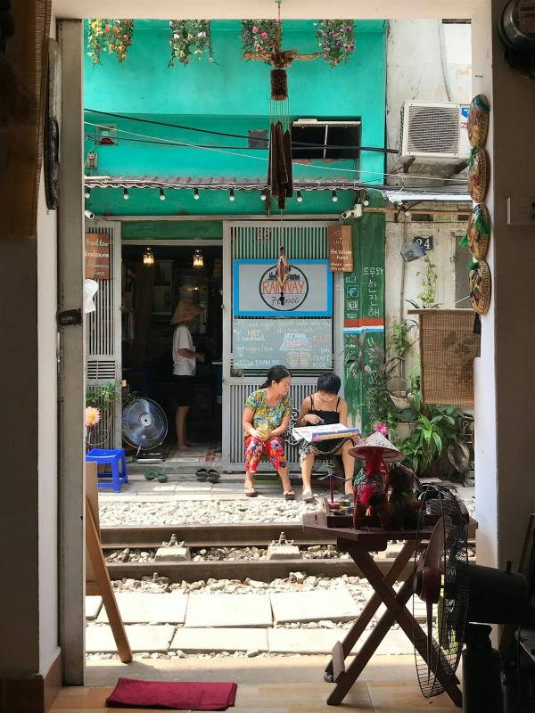 duong tau,  ca phe duong tau anh 3