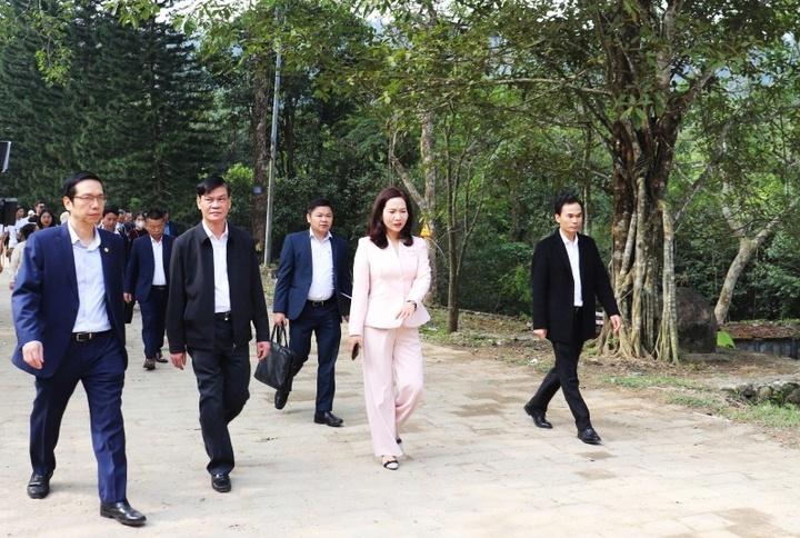 Yen Tu anh 10
