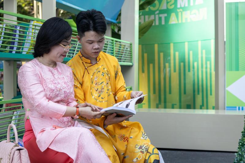 Li xi sach anh 8