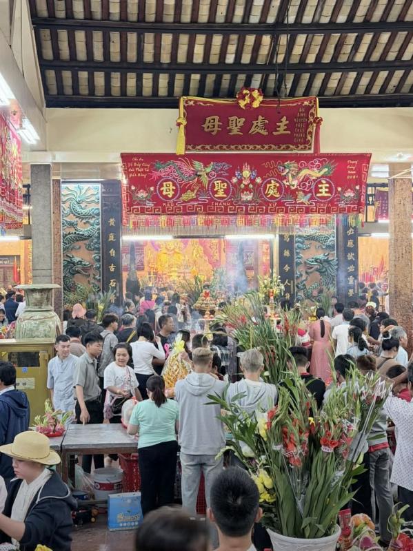 mieu Ba Chua Xu anh 1