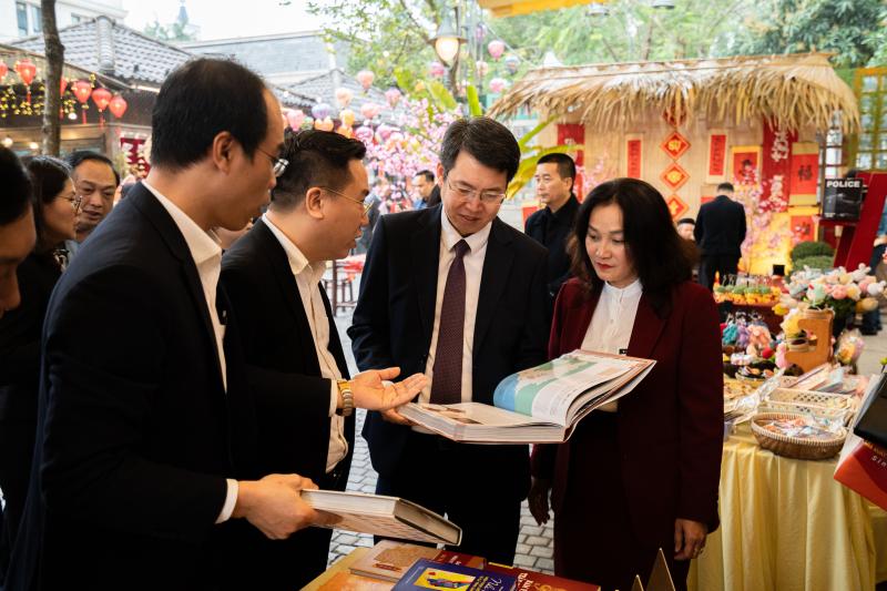 pho sach anh 5