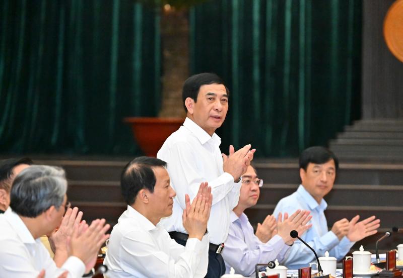 Tong Bi thu anh 6